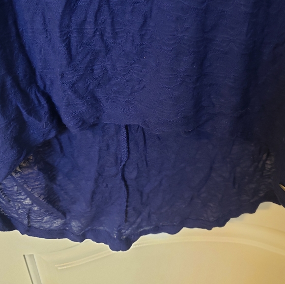 Guess top cold shoulder high low crinkle crushed texture size small - Picture 5 of 6